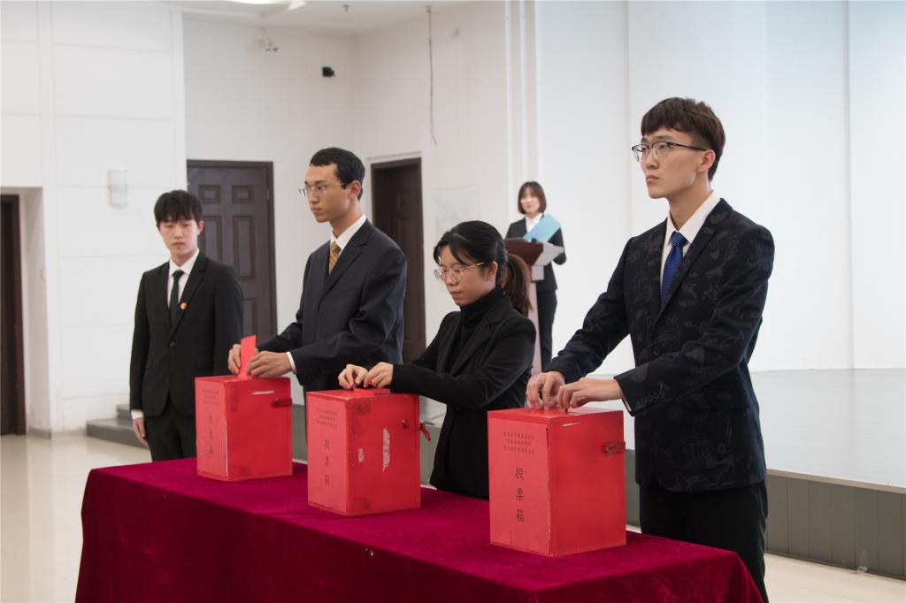 民胞物什么成语_成语故事简笔画(2)
