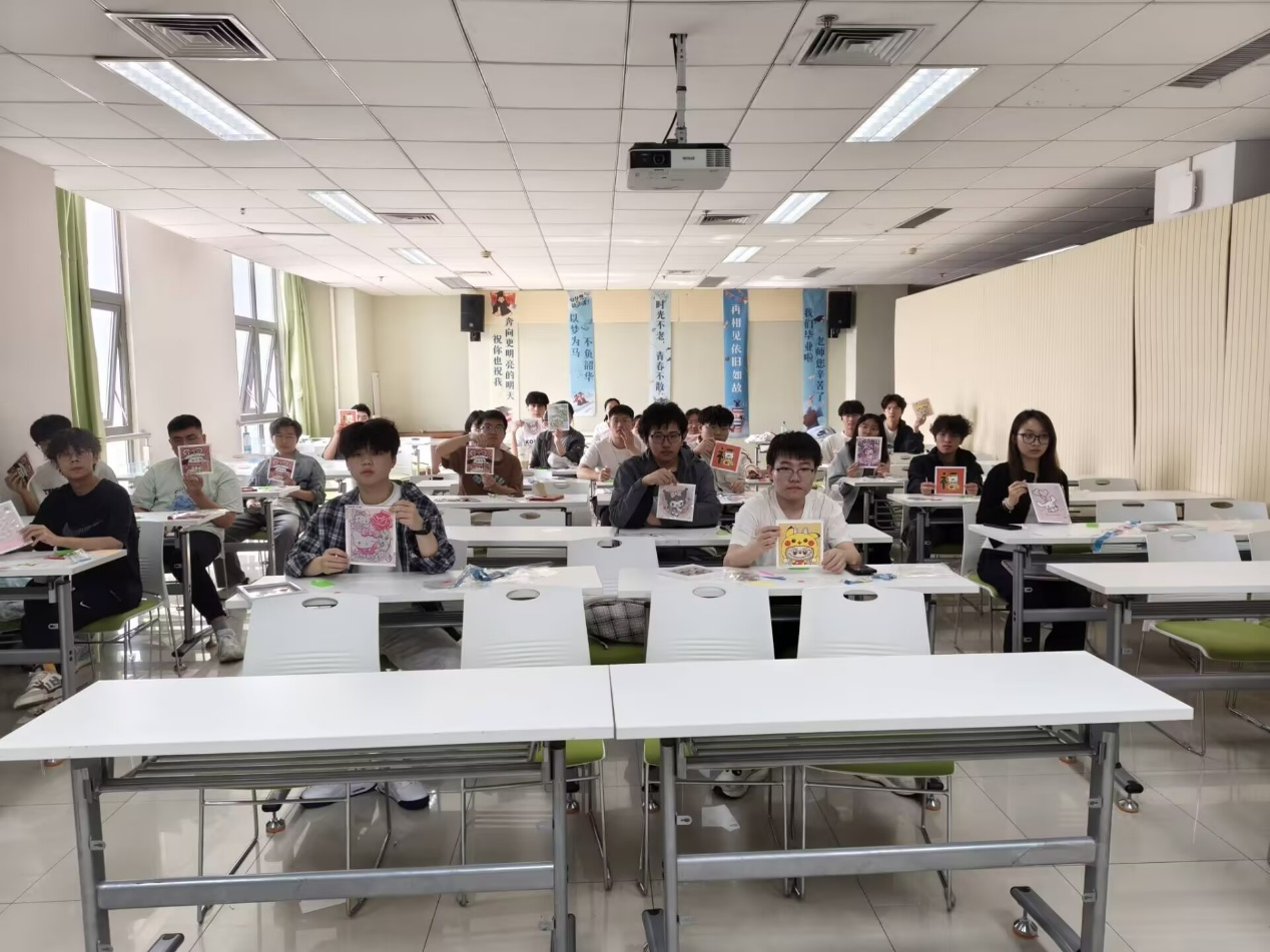 点钻成画润心灵，花香伴读暖青春——资源与材料学院3.25-5.25心理健康宣传季系列活动